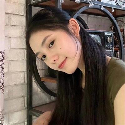 带剑女孩